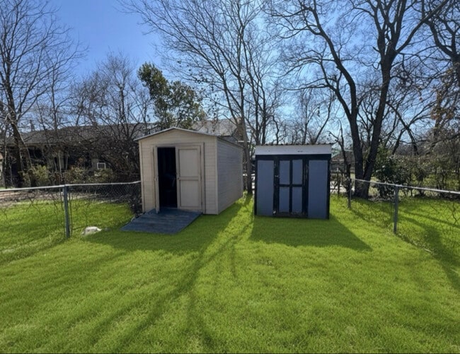 1315 NW 1st Ave in Mineral Wells, TX - Building Photo - Building Photo