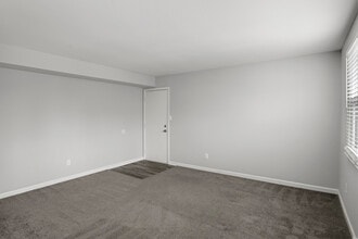 4411 Falls Bridge Dr in Baltimore, MD - Building Photo - Building Photo