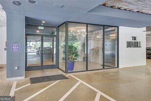 6890 Peachtree Dunwo Rd, Unit 104 in Sandy Springs, GA - Building Photo