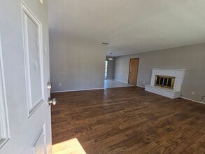 16705 Sweetaire Ave in Lancaster, CA - Building Photo - Building Photo