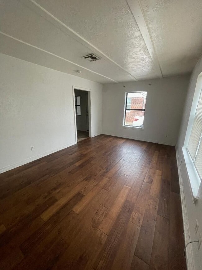1027 Arkansas St in Norman, OK - Building Photo - Building Photo