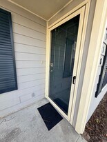 118 Wisteria Ct in Savannah, GA - Building Photo