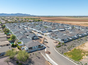 Sobremesa Villas in Surprise, AZ - Foto de edificio - Building Photo