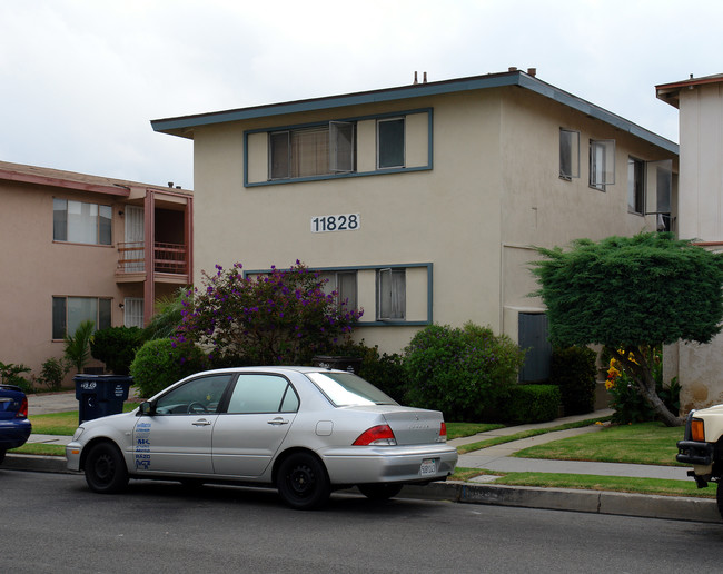 11828 Eucalyptus Ave in Hawthorne, CA - Building Photo - Building Photo