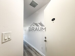 7323 Winnetka Ave, Unit 107 in Los Angeles, CA - Building Photo - Building Photo