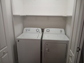 916 Millis Ave, Unit D in Boonville, IN - Foto de edificio - Building Photo