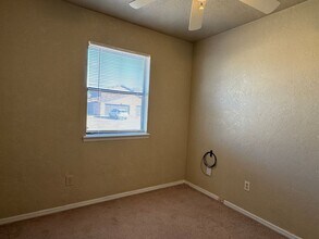 2704 NW Friar Tuck Ln in Lawton, OK - Building Photo - Building Photo