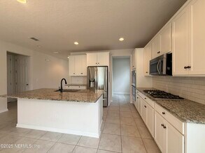 183 Little Bear Run in Jacksonville, FL - Building Photo - Building Photo