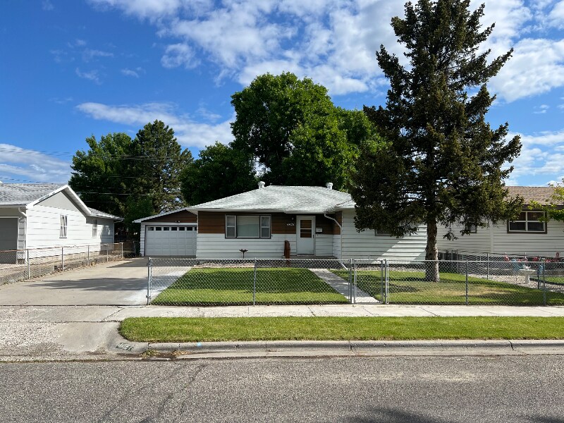 4427 Stone St in Billings, MT - Building Photo
