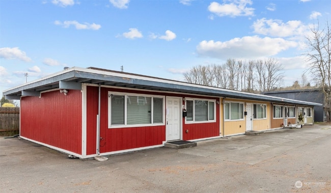 property at 813 Woodford Ave N