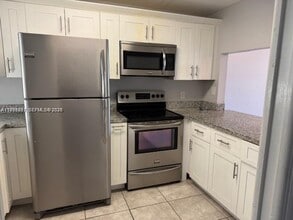 9421 Evergreen Pl in Davie, FL - Building Photo - Building Photo