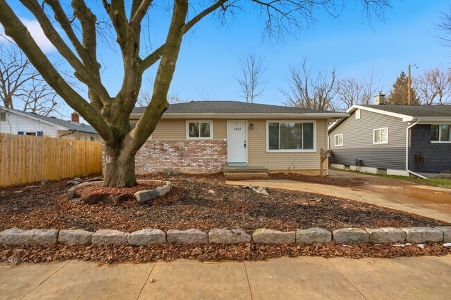 property at 3607 Sunridge Dr