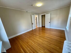 423-429 Western Ave-Unit -429 - 2nd Floor in Albany, NY - Building Photo - Building Photo
