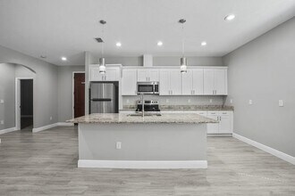 2922 W Chestnut St in Tampa, FL - Building Photo - Building Photo