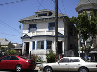 2811 Market St in Oakland, CA - Foto de edificio - Building Photo