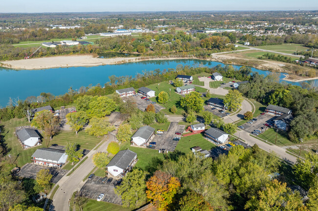 Colonial Village Apartments in Franklin, OH - Building Photo - Building Photo