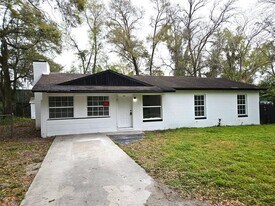 4051 NW 19th Ave in Ocala, FL - Building Photo