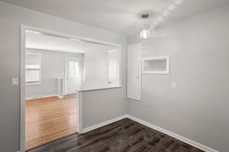 120 Gruenwald Ave in Neenah, WI - Building Photo - Building Photo