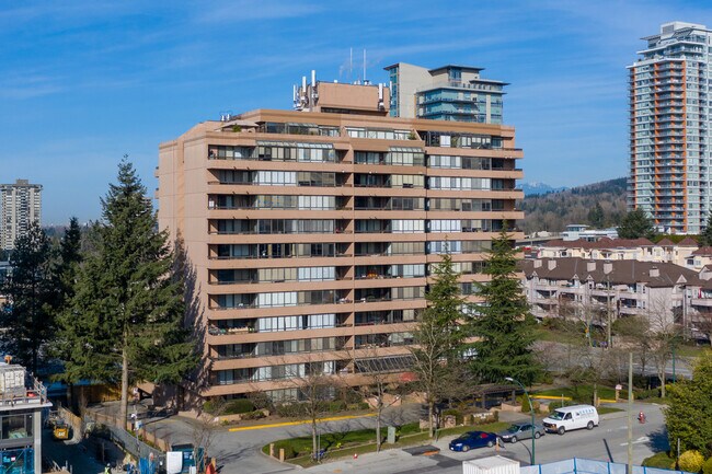 460 Westview St in Coquitlam, BC - Building Photo - Building Photo