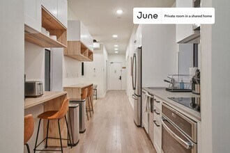 Room in Shared 4.0 bed/3 bath home in New York, NY - Building Photo - Building Photo