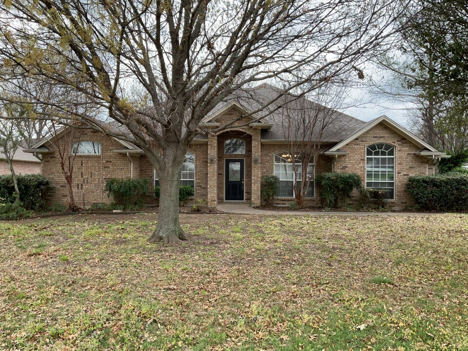 207 Osage Dr in Sanger, TX - Building Photo