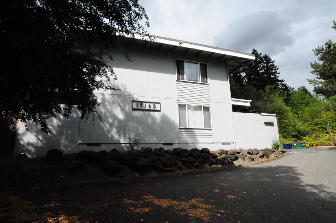 17160 NE Avondale/7815,20 in Redmond, WA - Building Photo