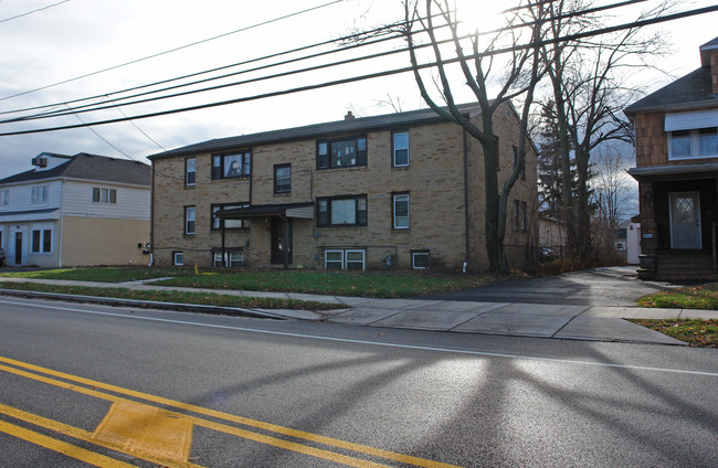 371 Cleveland Dr in Buffalo, NY - Building Photo - Building Photo