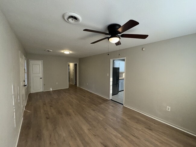 5325 Queen Mary Ln in Jackson, MS - Building Photo - Building Photo