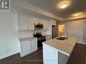 55 Clarington Blvd in Bowmanville, ON - Building Photo - Building Photo