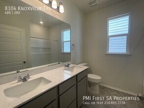 8104 Knoxville Trl in Austin, TX - Building Photo - Building Photo