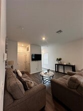 35576 Shade Fern Ln in Zephyrhills, FL - Building Photo - Building Photo