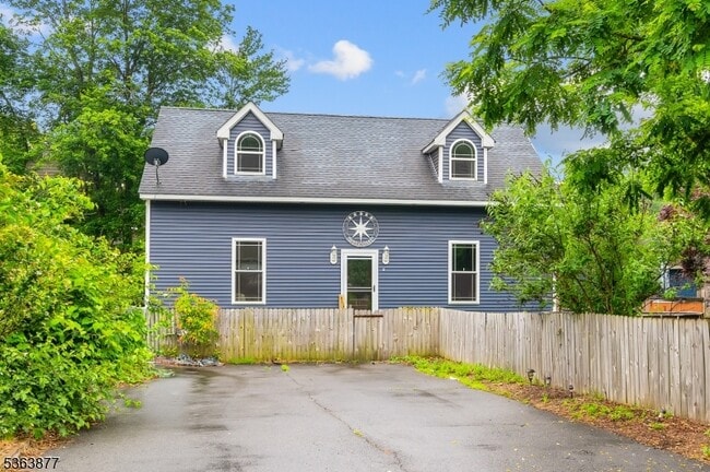 property at 2 Sefel Ave