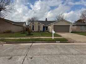4435 Wee Laddie Ln in Houston, TX - Building Photo