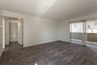 Arbor Park Apartments in Upland, CA - Foto de edificio - Interior Photo
