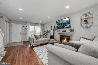 39 Wood St in Conshohocken, PA - Building Photo - Building Photo