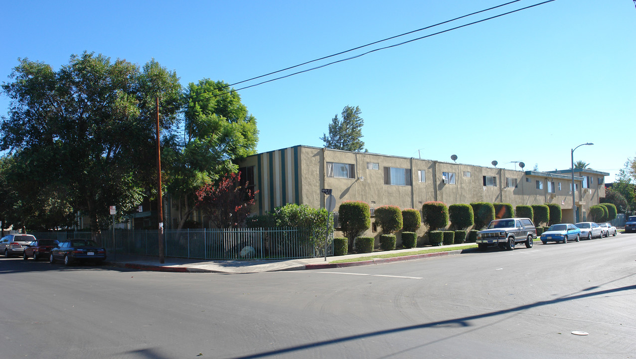 15222 Rayen St in North Hills, CA - Building Photo