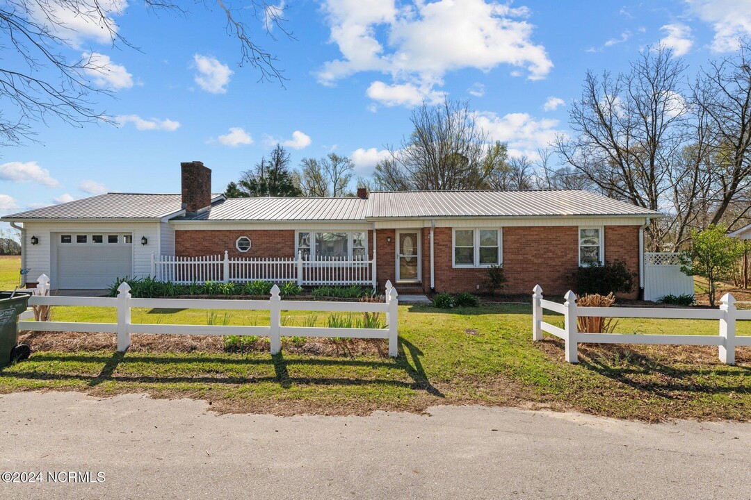 595 Buck Ln in Vanceboro, NC - Foto de edificio