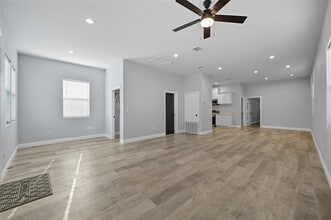 914 E Tucker St in Fort Worth, TX - Building Photo - Building Photo