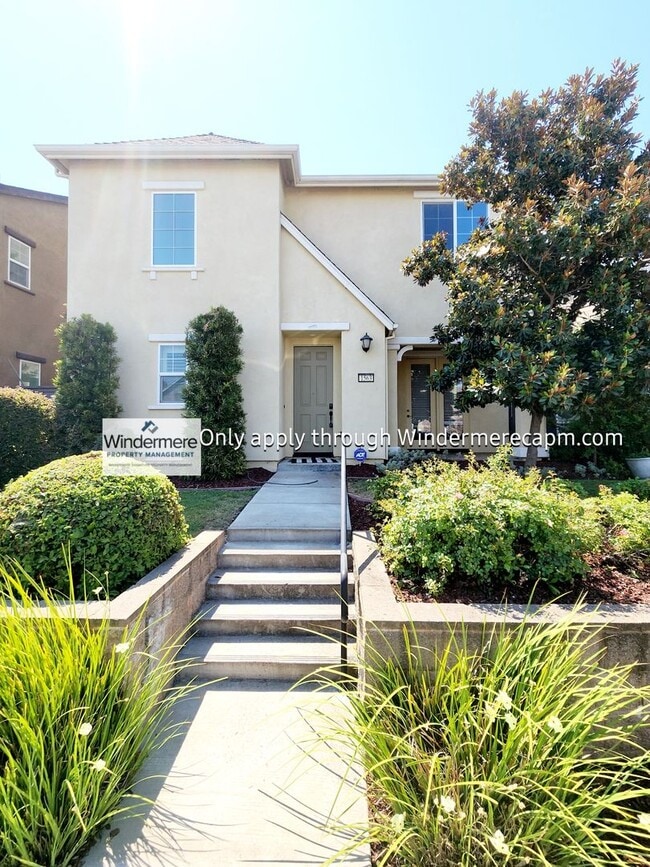 1563 Parkside Way in Roseville, CA - Building Photo - Building Photo
