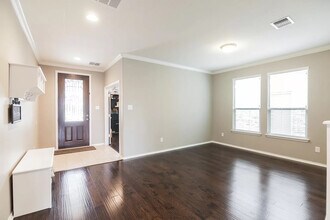 Room in House on Calla Lily Boulevard in Leander, TX - Foto de edificio - Building Photo