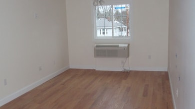 20 W Rosseter St in Brockton, MA - Building Photo - Building Photo