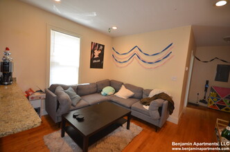 35 Pratt St, Unit 1 in Boston, MA - Building Photo - Building Photo