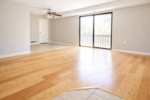 Sandy Creek in Bethel Park, PA - Building Photo