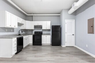 Baconsfield in Macon-Bibb, GA - Building Photo - Interior Photo