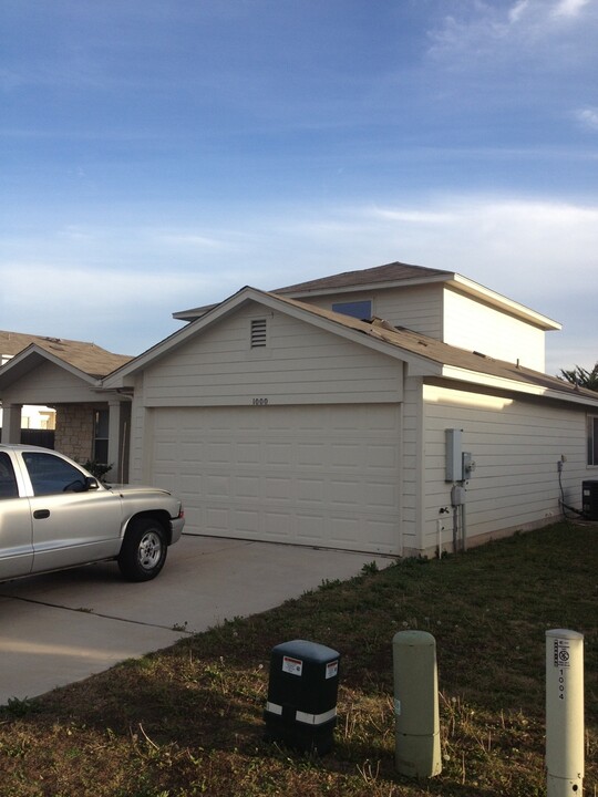 1000 Kenneys Way in Round Rock, TX - Building Photo