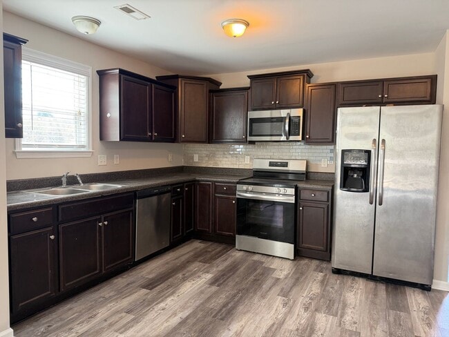 151 Pine Hollow Rd in Holly Ridge, NC - Building Photo - Building Photo