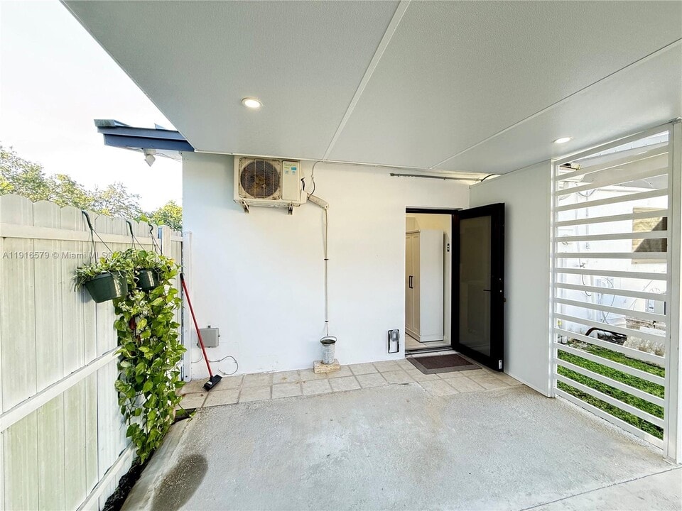 7680 SW 134th Ct in Miami, FL - Building Photo