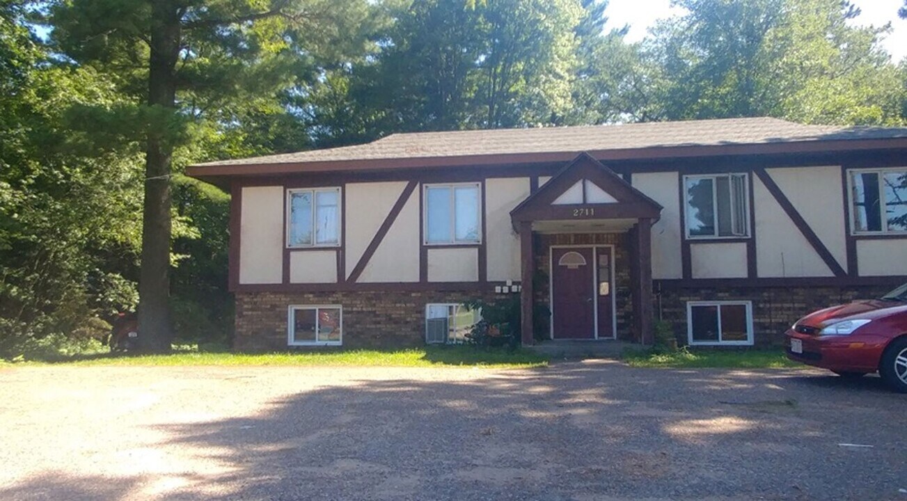 2711 Jelinek Ave in Schofield, WI - Building Photo