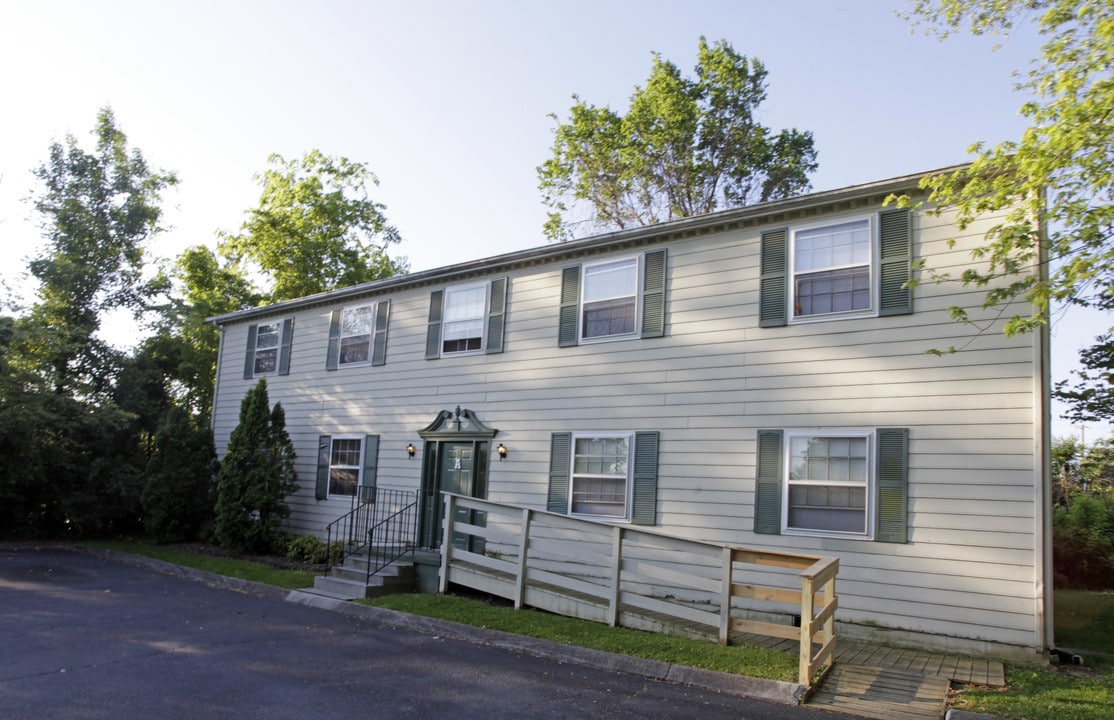 Williamsburg Village in Knoxville, TN - Foto de edificio