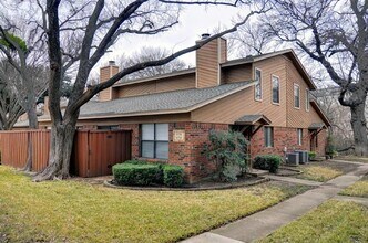 5700 Cedar Creek Dr in Benbrook, TX - Building Photo - Building Photo